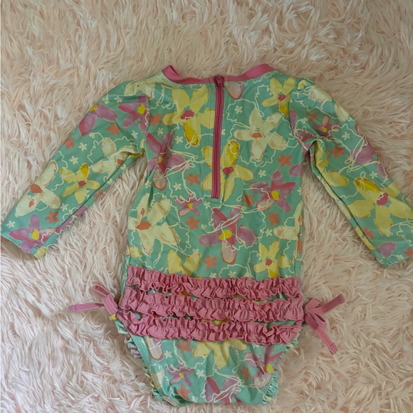 Ruffle butts 12-18 month swimsuit ๐ฉฑ and hat ๐ set - Picture 2 of 6